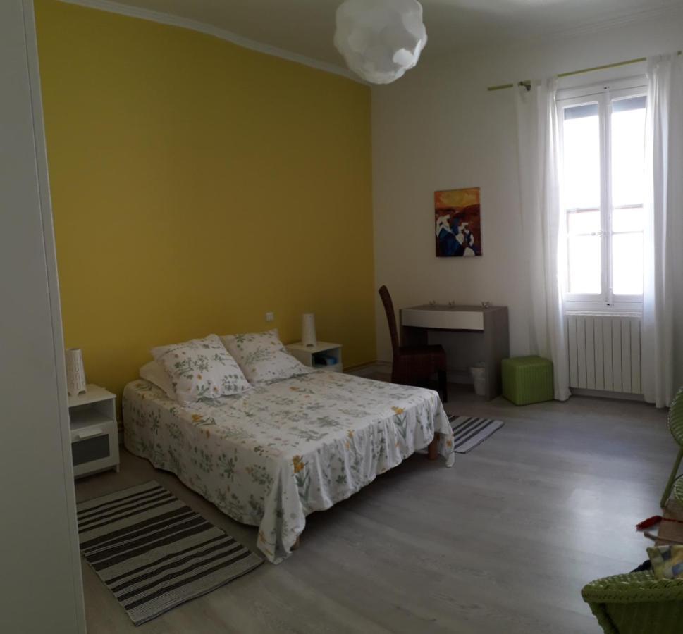 Appartement Chez Mme Claude à Aigues-Mortes Extérieur photo